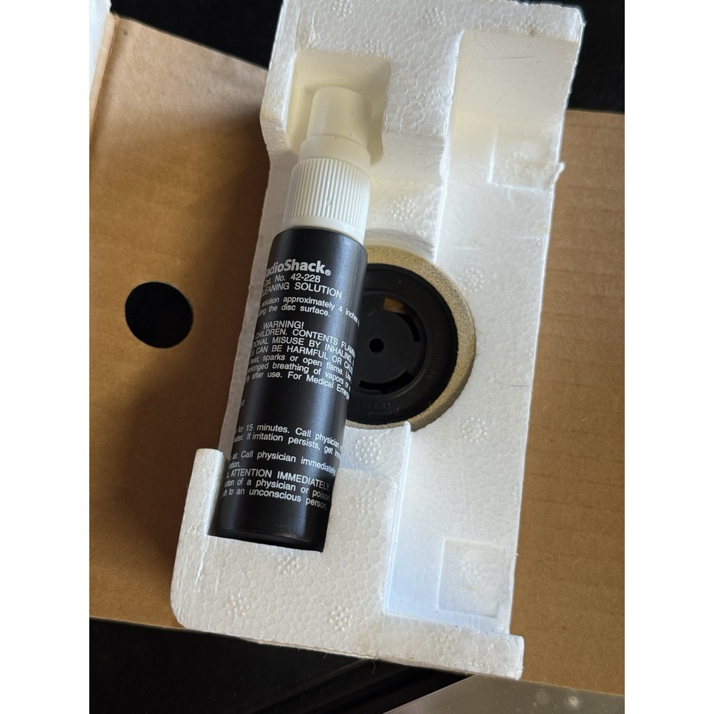 Radio Shack Portable Compact Disc Cleaner - Picture 7 of 8